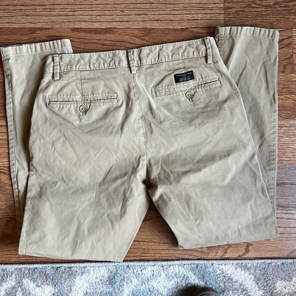 Banana Republic Fulton Chino’s 31w - Picture 2 of 7